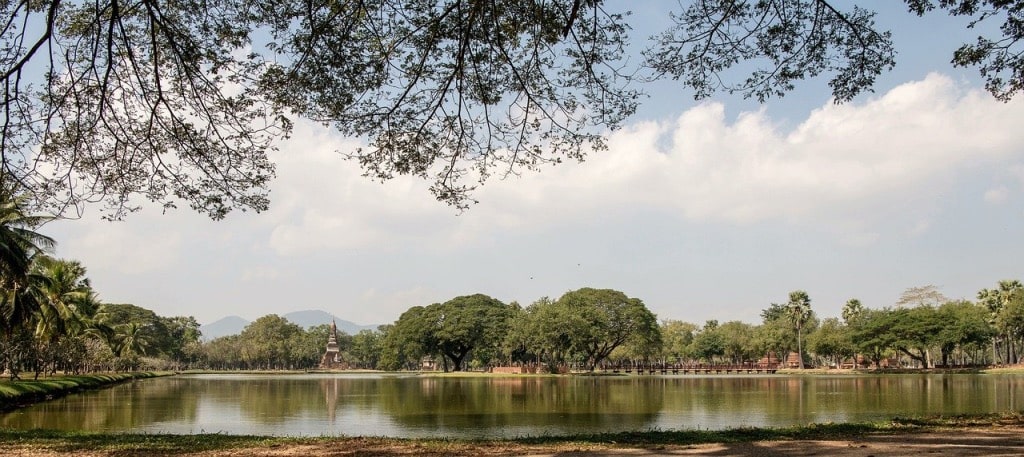 Can you visit Sukhothai Historical Park in one day