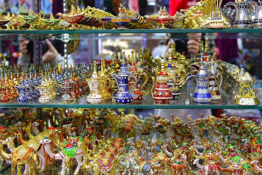 Dubai Souvenirs | Shopping Destinations around the world | What to buy in Dubai