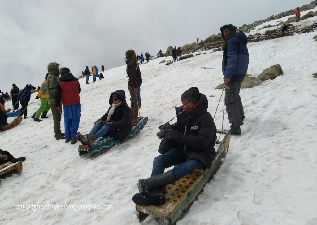 A tryst with snow on the Gulmarg Gondola in Kashmir The Revolving Compass